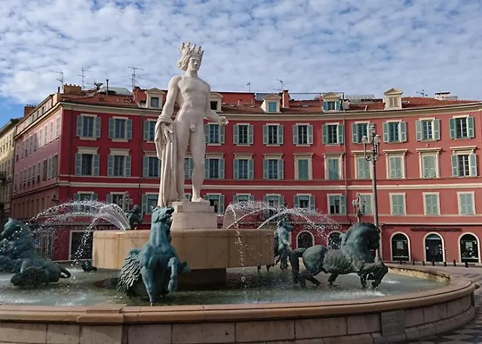 Hotel De La Mer