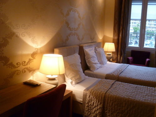 Hotel De La Mer 2*